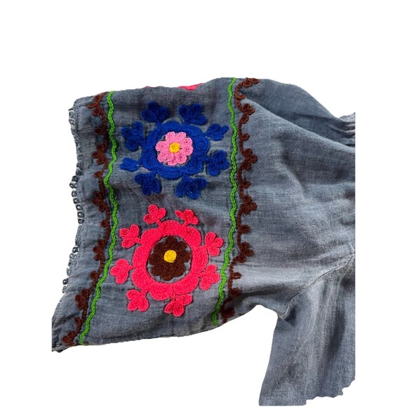 Boston Proper Bold Floral Embroidered Smocked Off Shoulder Blouse Blue XS Boho - Picture 6 of 8